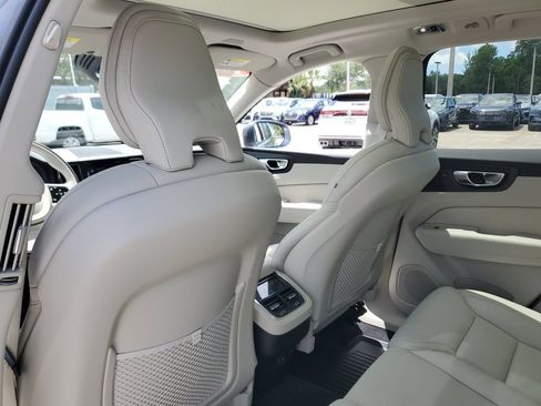 Used 2021 Volvo XC60 T5 Inscription w/ Advanced Package FWD image 17
