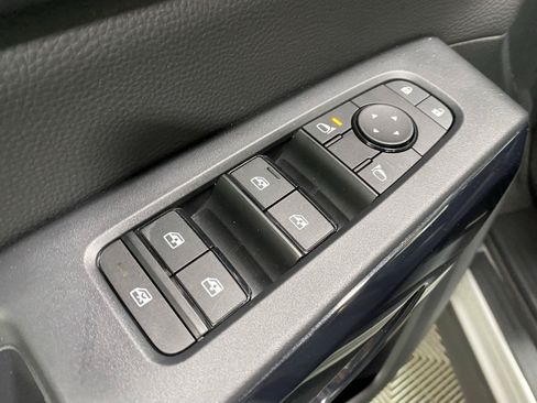 Used 2024 Nissan Pathfinder SV AWD/4WD image 20