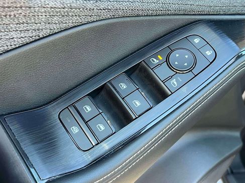 Used 2023 Nissan Rogue SV image 17