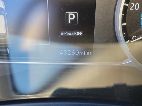 Used 2023 Nissan Leaf S image 23