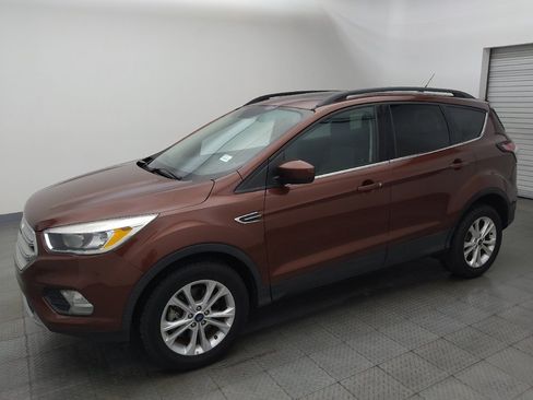Used 2018 Ford Escape SE AWD/4WD image 2