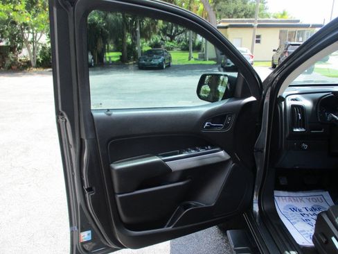 Used 2017 Chevrolet Colorado LT w/ LT Convenience Package RWD image 18
