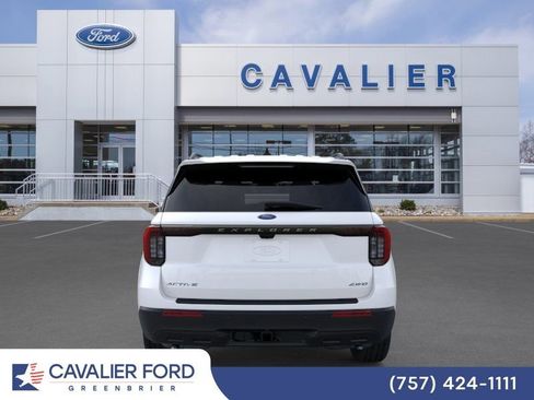 Used 2026 Ford Explorer Active AWD/4WD image 5