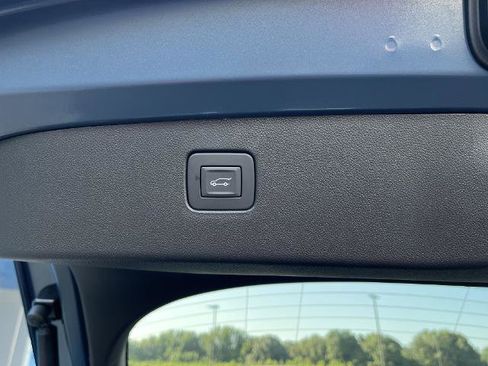 New 2025 Buick Envista Avenir image 8