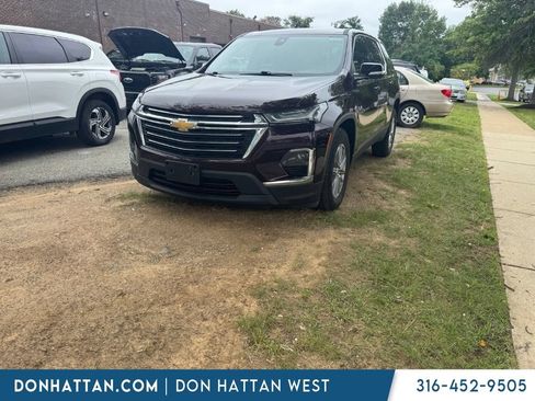 Used 2023 Chevrolet Traverse LT AWD/4WD image 3