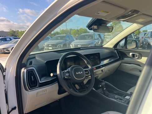 Used 2025 Kia Sorento S FWD image 21