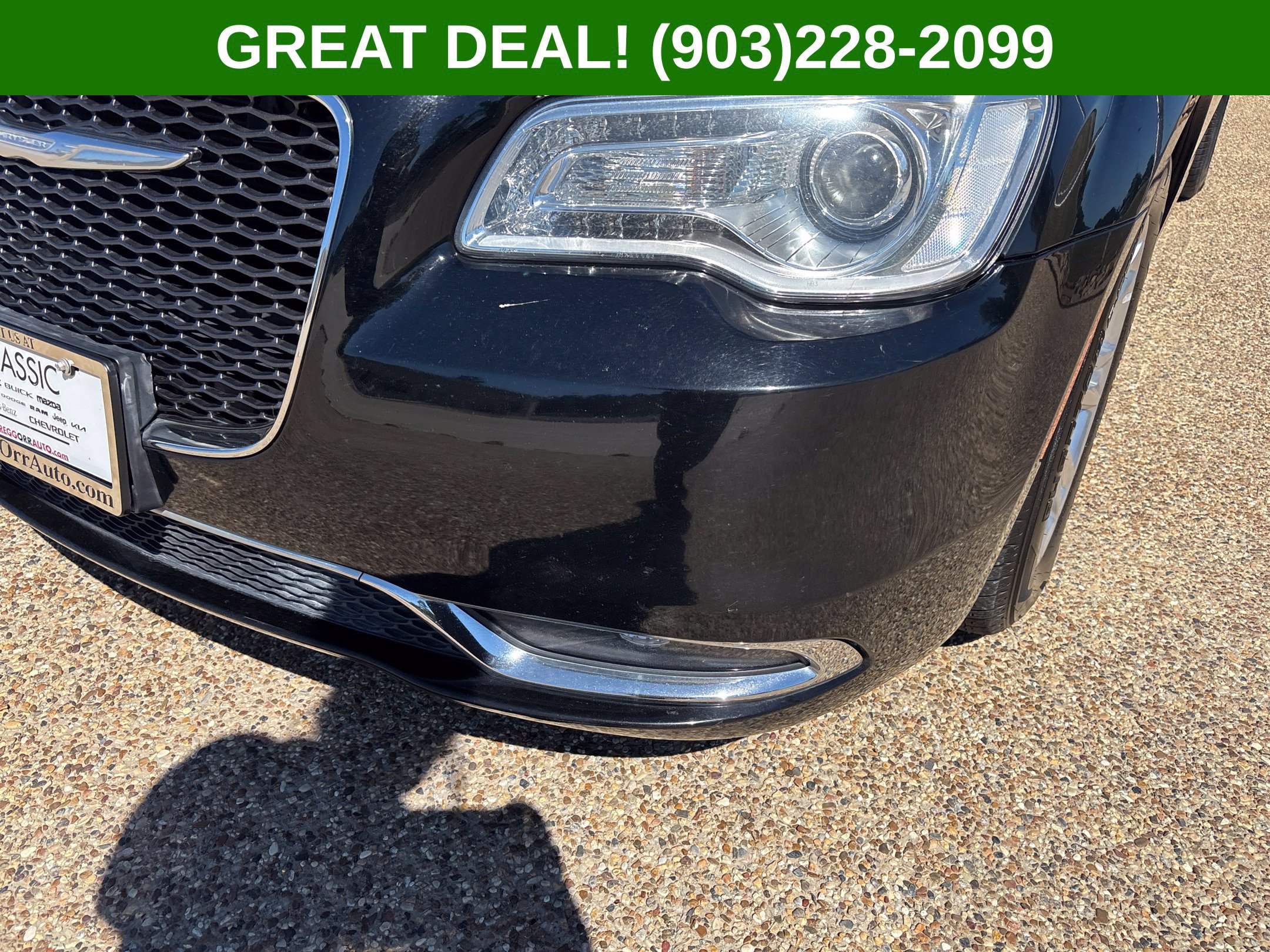 Used 2016 Chrysler 300 C RWD image 4