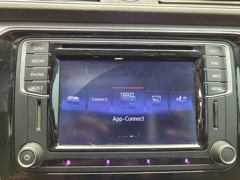 Used 2016 Volkswagen Passat 1.8T SE image 25