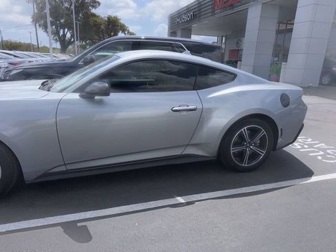 Used 2024 Ford Mustang Coupe image 5
