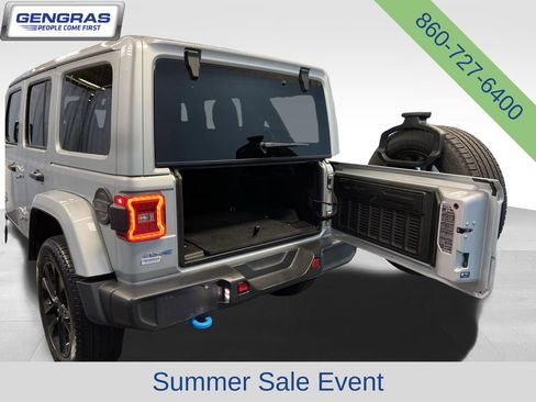 Used 2024 Jeep Wrangler Unlimited Sahara AWD/4WD image 35
