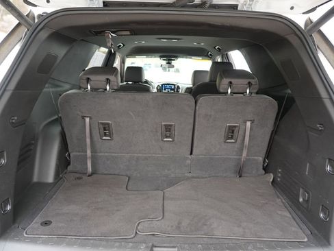 Used 2023 Chevrolet Traverse LT image 28