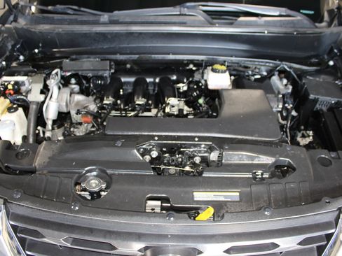 Used 2018 Nissan Pathfinder SL w/ Cargo Package FWD image 37