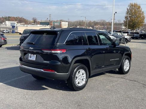 New 2025 Jeep Grand Cherokee Laredo image 8