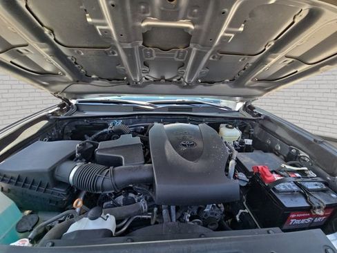 Used 2021 Toyota Tacoma TRD Off-Road w/ Technology Package AWD/4WD image 30