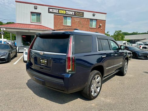 Used 2018 Cadillac Escalade Premium Luxury AWD/4WD image 6