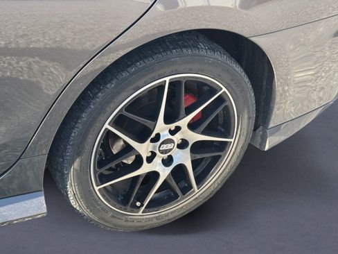 Used 2017 Toyota Camry SE w/ Moonroof Package image 3