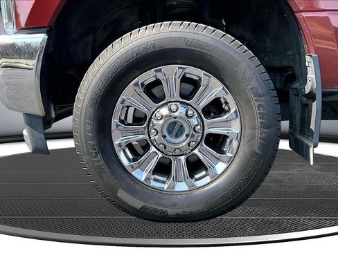 Used 2017 Ford F250 Lariat w/ Chrome Package image 31