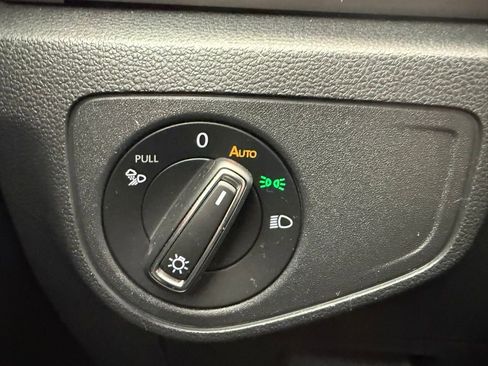 Used 2020 Volkswagen Atlas Cross Sport SEL R-Line image 17