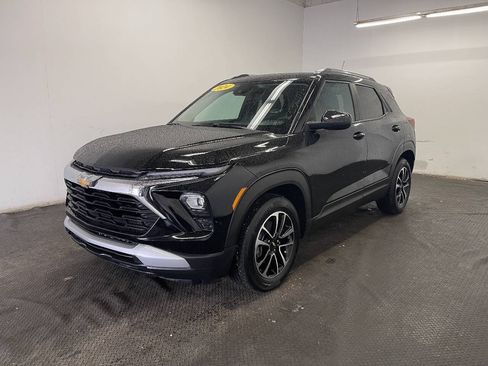 Used 2024 Chevrolet TrailBlazer LT FWD image 1