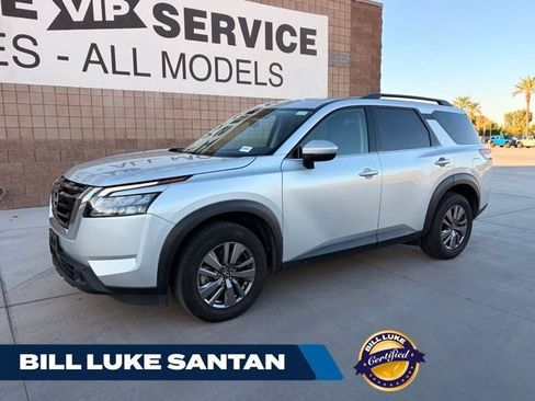 Used 2025 Nissan Pathfinder SV FWD image 1