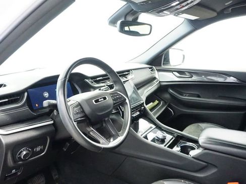 Certified 2022 Jeep Grand Cherokee L Laredo AWD/4WD image 24