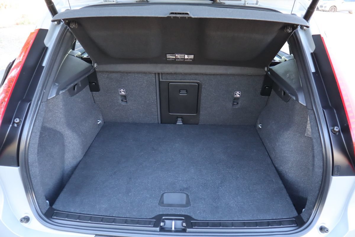 Used 2024 Volvo XC40 B5 Core w/ Protection Package Premier AWD/4WD image 14