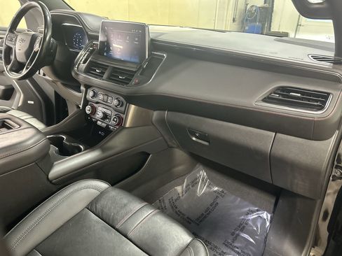 Certified 2022 Chevrolet Suburban RST w/ Sport Performance Package AWD/4WD image 29