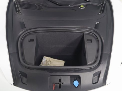 Used 2020 Porsche Taycan 4S image 23