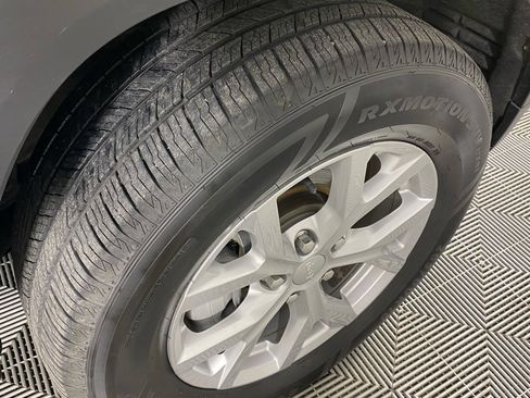 Used 2023 Jeep Grand Cherokee Limited image 23