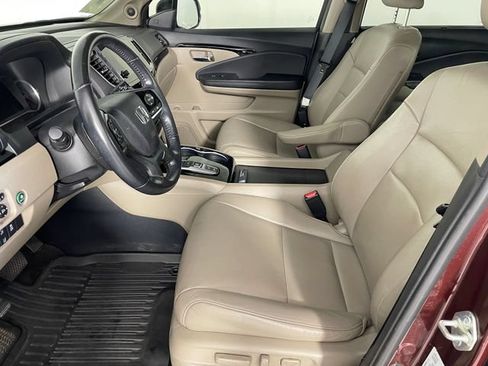 Used 2021 Honda Pilot Touring image 2