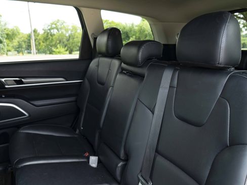 Used 2022 Kia Telluride LX AWD/4WD image 18