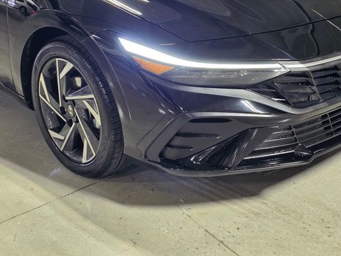 Certified 2025 Hyundai Elantra Sport FWD image 10