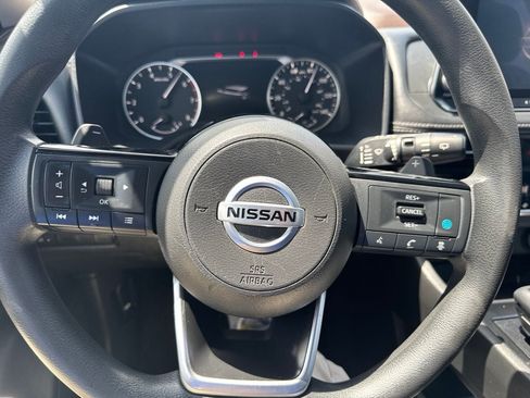 Used 2021 Nissan Rogue SV FWD image 9