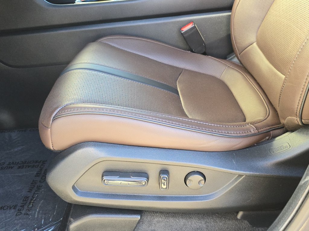 Used 2025 Honda Pilot Elite image 21