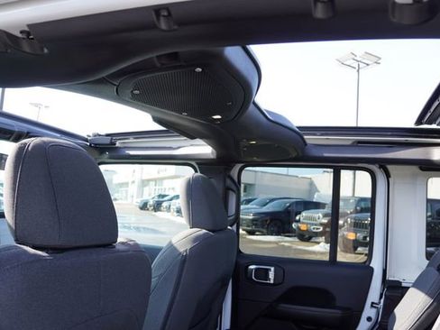 Certified 2025 Jeep Wrangler Unlimited Sahara w/ Safety Group image 20