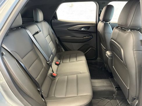 Used 2025 Chevrolet TrailBlazer RS AWD/4WD image 40