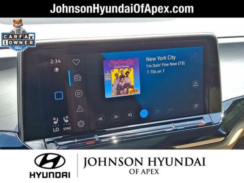 Used 2024 Volkswagen Atlas Cross Sport SE w/ Panoramic Sunroof Package FWD image 16