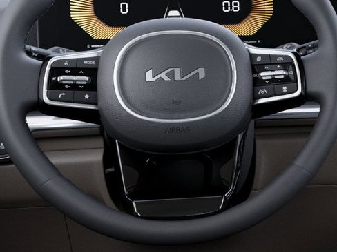 New 2026 Kia Carnival FWD image 22