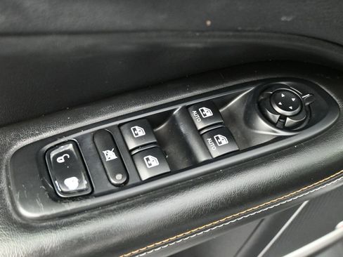 Used 2018 Jeep Compass Latitude w/ Safe & Security Group image 3