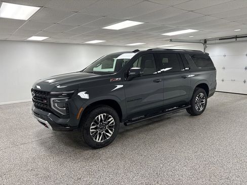 New 2026 Chevrolet Suburban Z71 w/ Comfort Package AWD/4WD image 4