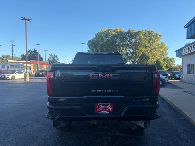 Used 2024 GMC Sierra 2500 Denali w/ Technology Package AWD/4WD image 4