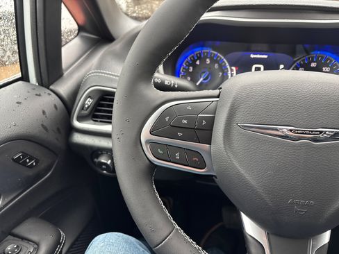 New 2026 Chrysler Pacifica Select image 24