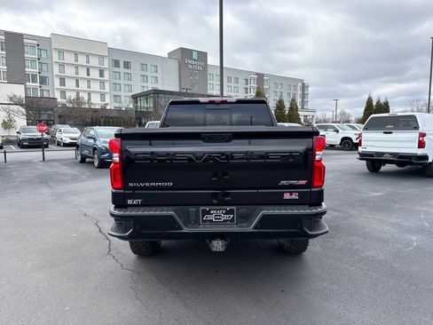Used 2023 Chevrolet Silverado 1500 ZR2 w/ Technology Package image 4