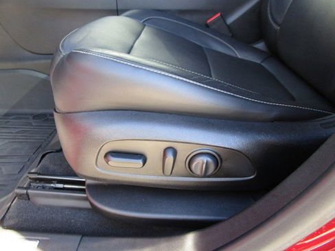 Used 2019 GMC Acadia SLT w/ Black Edition image 14