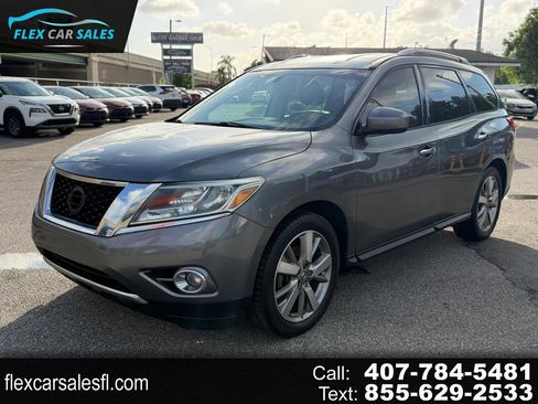 Used 2015 Nissan Pathfinder SV FWD image 1