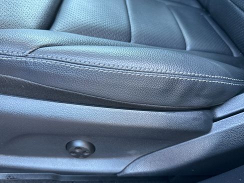Used 2022 Mercedes-Benz GLC 300 4MATIC image 13