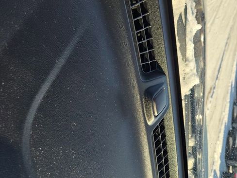 Used 2018 Chevrolet Equinox LT image 7