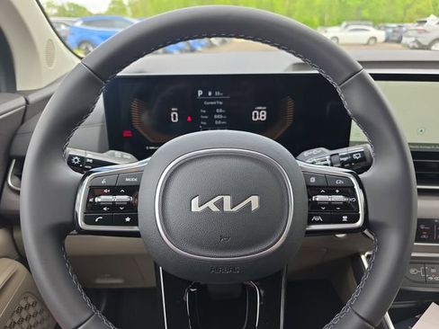 New 2026 Kia Carnival EX FWD image 9