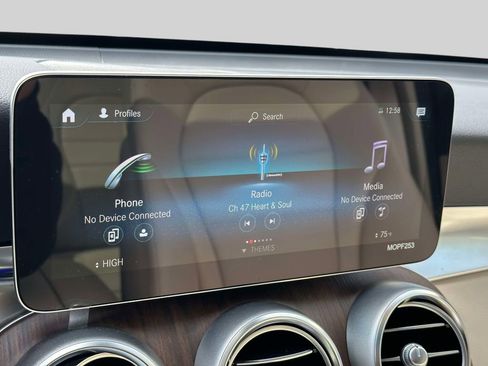 Used 2022 Mercedes-Benz GLC 300 GLC 300 image 24