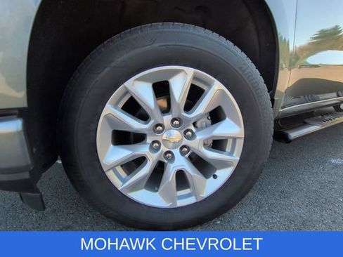 Used 2020 Chevrolet Silverado 1500 Custom w/ Custom Value Package AWD/4WD image 32